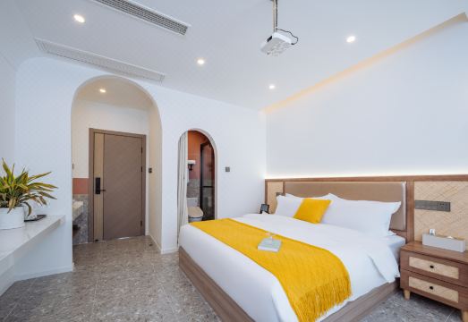 Shanghai Xinju Fengshe B&B Hotel Overview