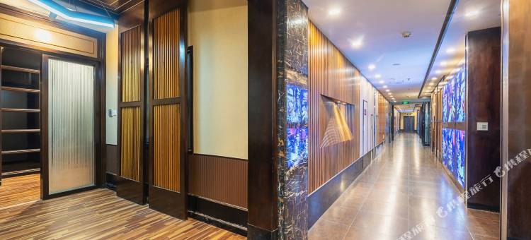 LEO里欧电竞酒店(柯桥银泰店)图片