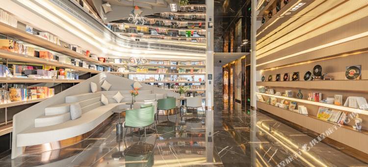 昆山长江北路宝裕广场亚朵酒店图片