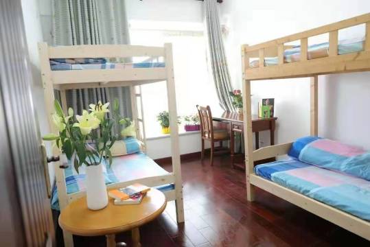 南宁舒适青年旅社(广西大学地铁站店)