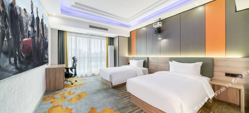 尊腾艺术电影酒店(杭州龙湖紫荆天街三墩地铁站店)图片