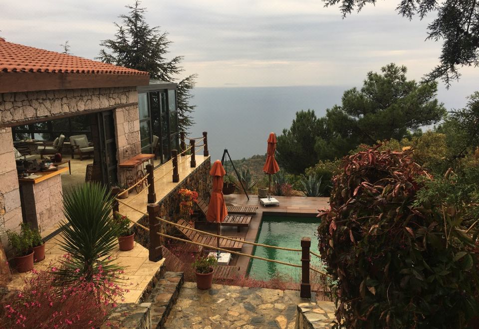 Simurg Inn Hotel Overview