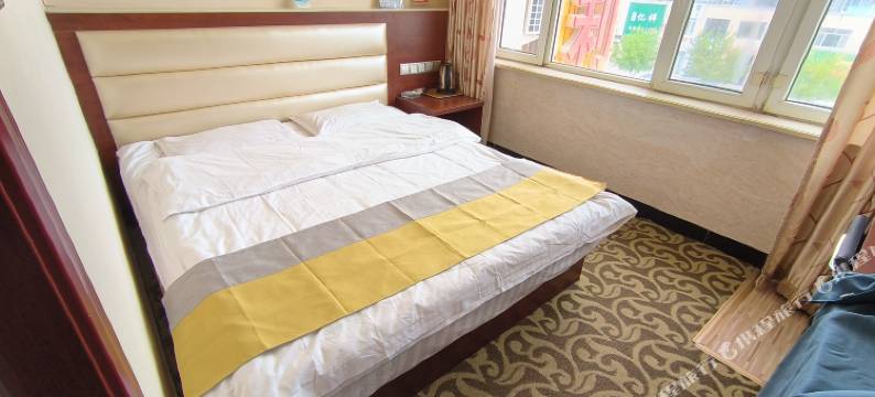 乌拉盖三利宾馆图片