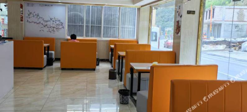 雅江雅途大酒店图片