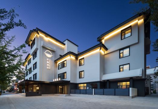 听澜酒店（本溪桓仁音乐喷泉店）外景图