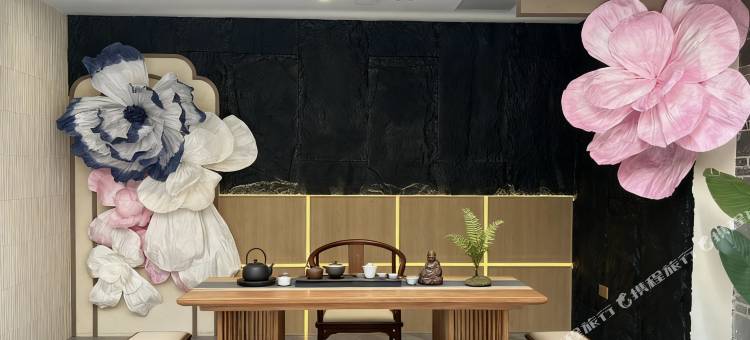 郁孤台畔·拾叁间民宿(江南宋城郁孤台店)图片