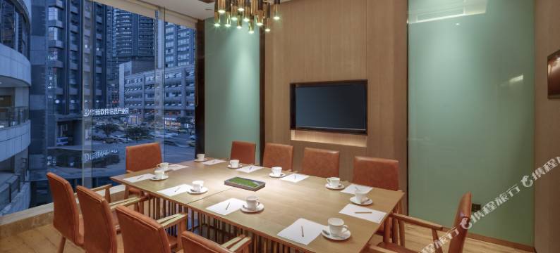 云涧酒店(重庆观音桥步行街轻轨站店)图片