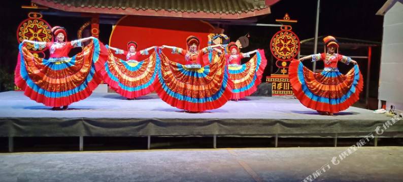 雷波马湖马老五度假村图片