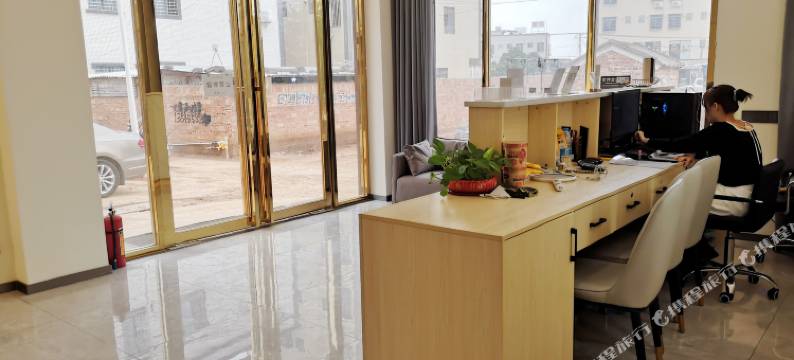 香缇公寓(湛江湖光岩广东海洋大学店)图片