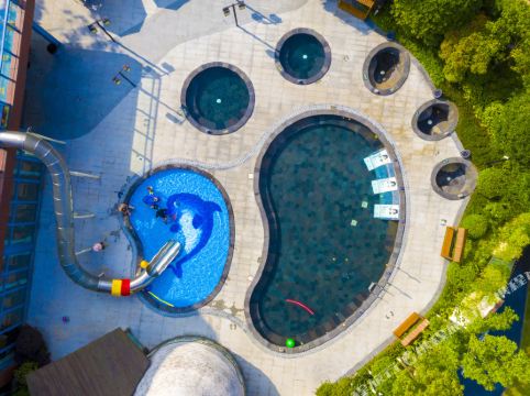 崇州街子古镇斯维登温泉度假酒店青城山居店