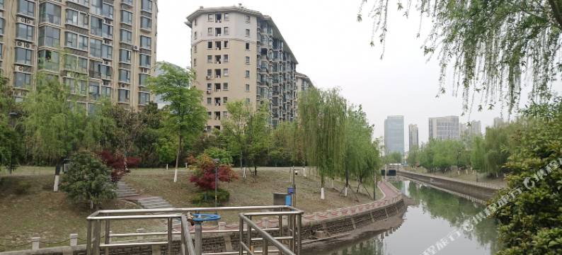 LJ卓威电竞公寓(南京南站店)图片