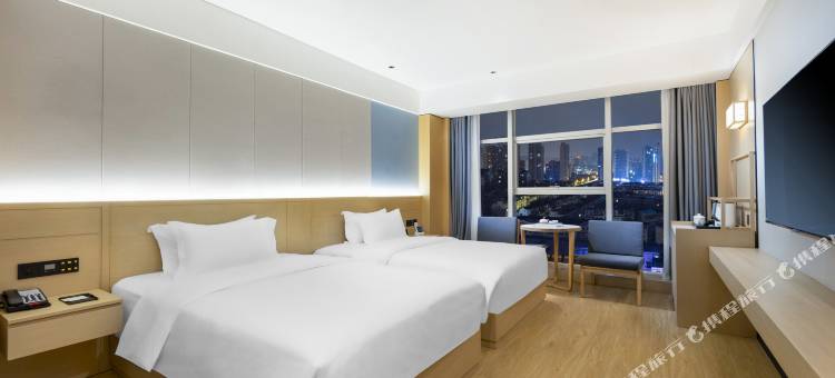 拉菲国际酒店(成都温江大学城南熏大道地铁站店)图片
