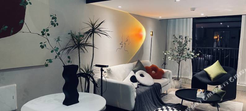 GS高空设计师自助酒店(成都人民北路店)图片