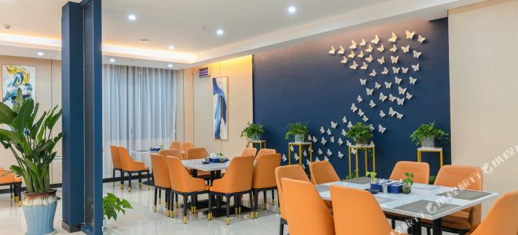 临沧海之蓝栖居酒店(玉龙湖公园店)图片