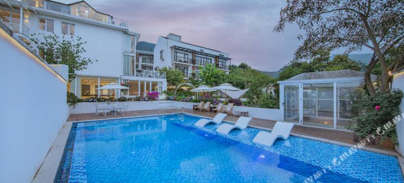 漫步山乡·莫干山法式温泉亲子溯溪轻奢美墅图片