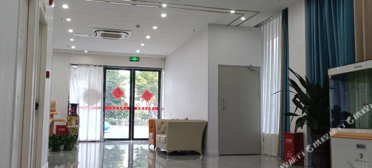 上港商务酒店(鹿寨汽车总站店)图片