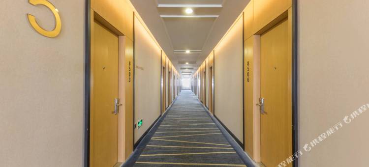 怡莱精品酒店(扬州宝应站店)图片