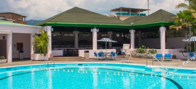 克里斯蒂娜套房酒店(Hotel Cristina Suites)图片