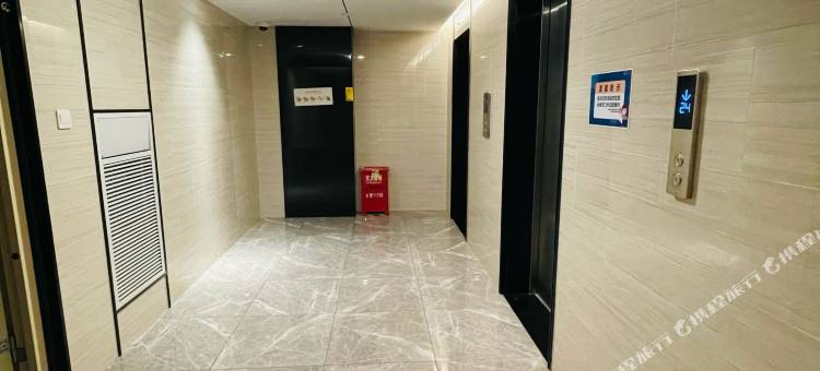 仲夏之月精品投影民宿(东郊记忆店)图片