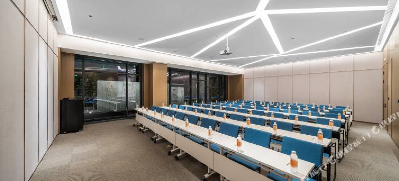 重庆东站长生桥地铁站亚朵酒店图片