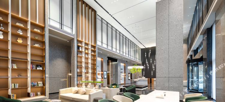 南昌高新政务服务中心昌东大道亚朵酒店图片