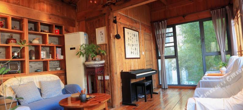 黄山和春语.Mild Spring精品客栈(屯溪老街|黎阳in巷店)图片