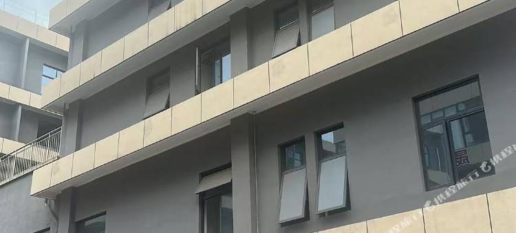 日结直聘青旅(衢州东港店 )图片