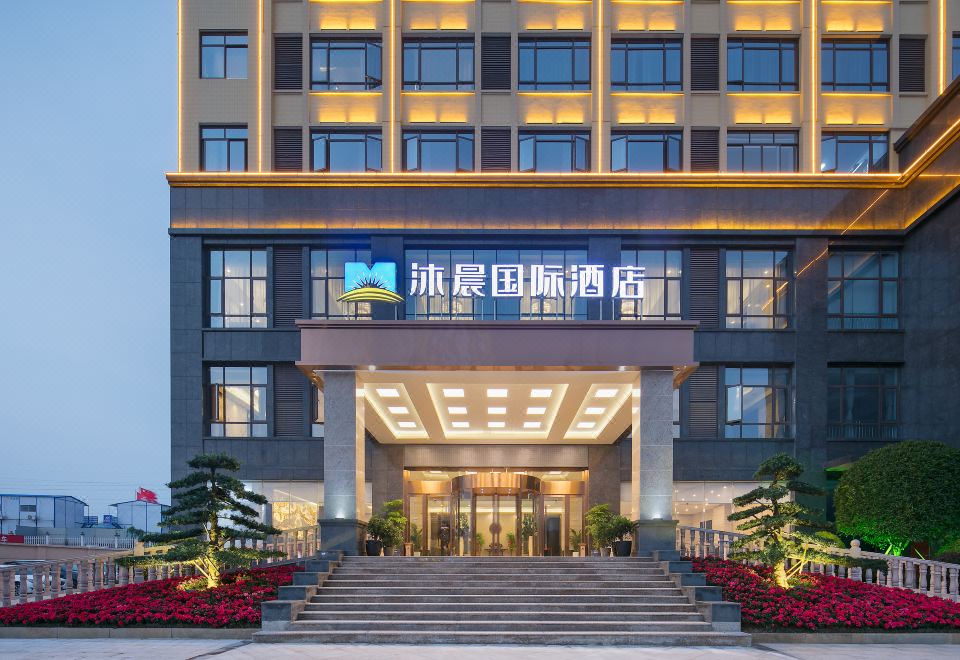  Hotel Overview