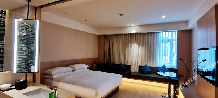 上海浦东中心万枫酒店图片