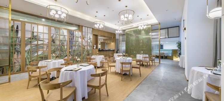 QUEEN酒店(福州长乐动车站外语外贸学院店)图片