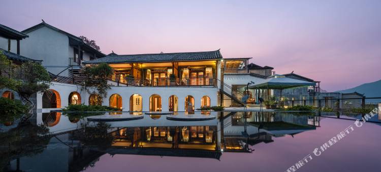 腾冲和堂真美·全景温泉度假客栈(和顺古镇野鸭湖店)图片