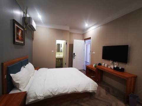 雅特酒店(阳逻港华中国际产业园店)