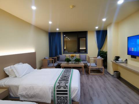 阿拉羌色大酒店