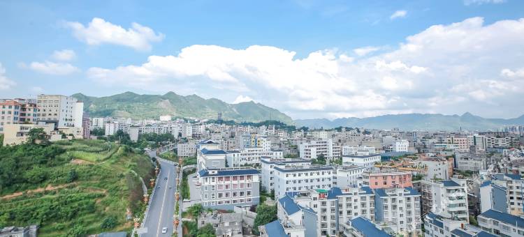 广州久龙酒店(镇雄天景泽园店)图片