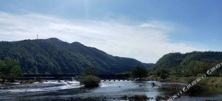 伊溪河畔Calmness枕林观水古韵轻奢观景溯溪美宿(皖南川藏线店)图片