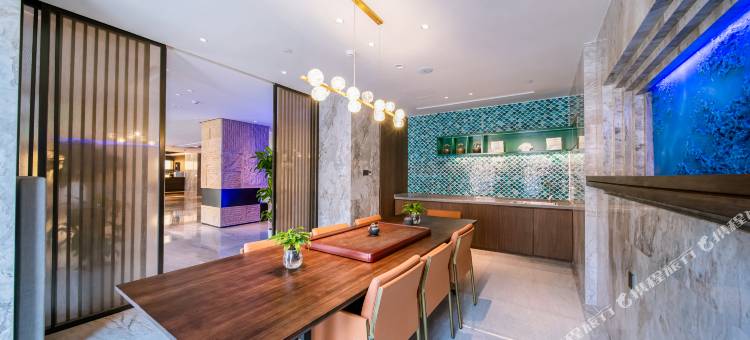 力曼解百纳酒店(烟台山景区火车站店)图片