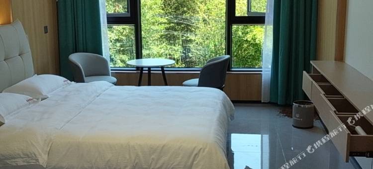 临溪听泉小院图片