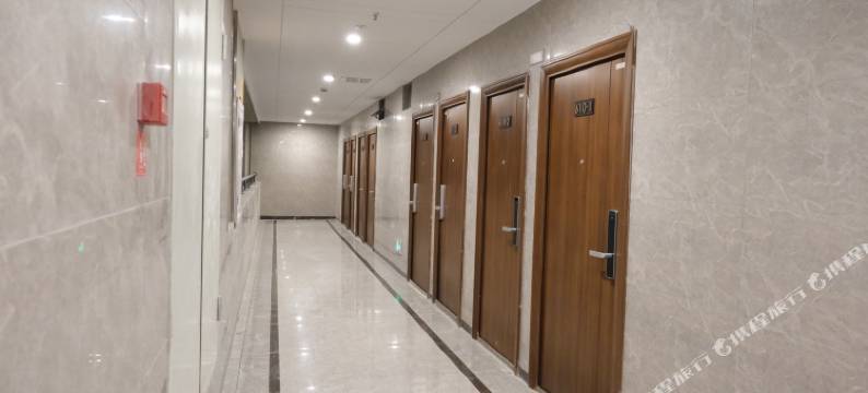 秘界民宿(高新万达店)图片