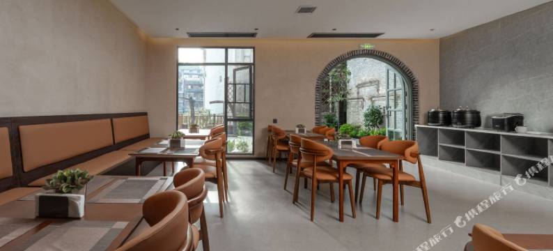 凤凰此间山月庭院民宿图片