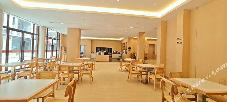 大方花间温泉假日酒店图片