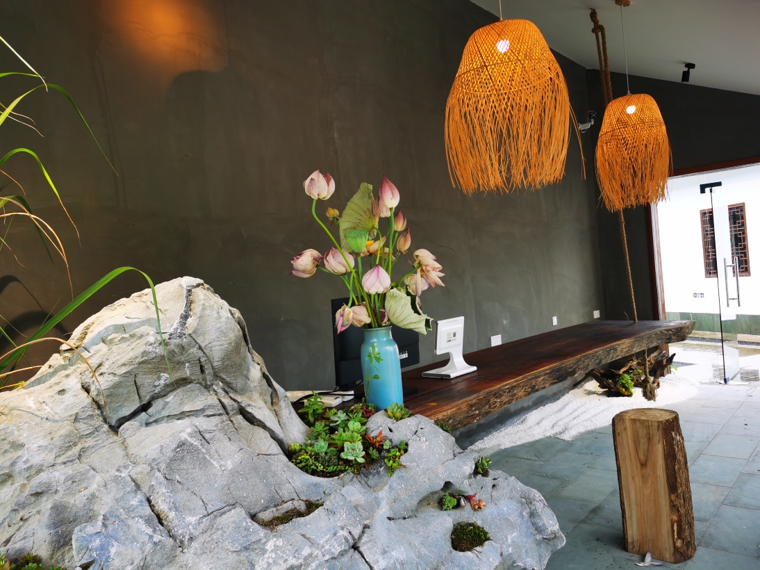 Jiande Suites Hotel Overview