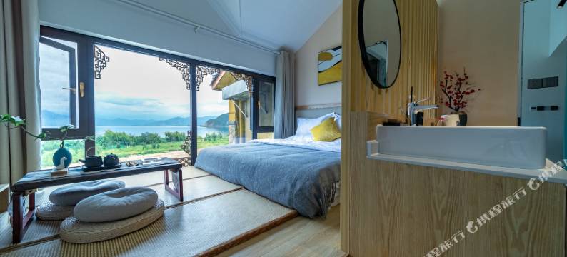 泸沽湖花宿水奢观景客栈图片