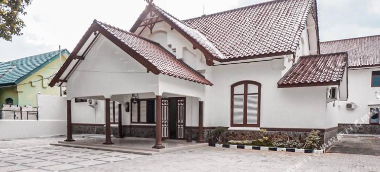 Roemah Djatinegara Powered by Cocotel图片