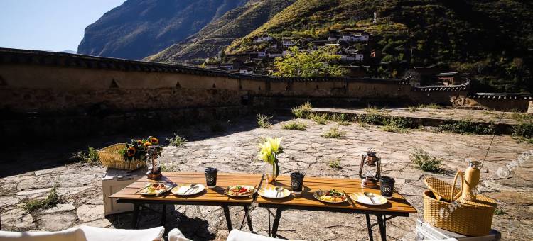 茶马道石头城丽世山居图片