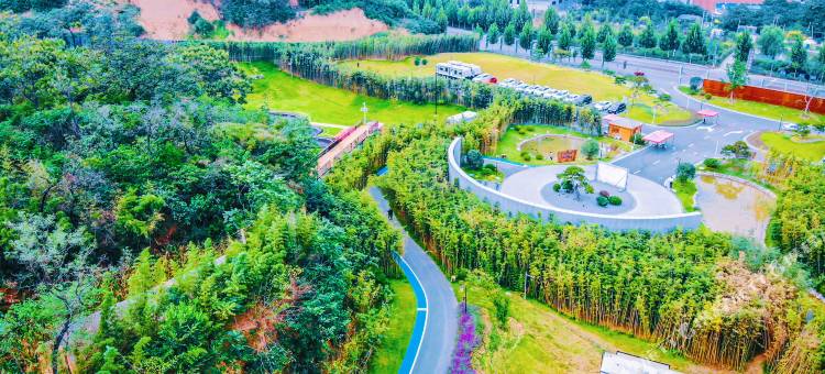 新密黄帝康养度假区房车露营基地图片