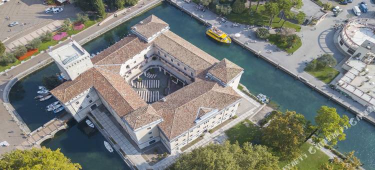 开瓦里尔德拉戈公寓(Residenza Il Cavaliere del Lago - Happy Rentals)图片