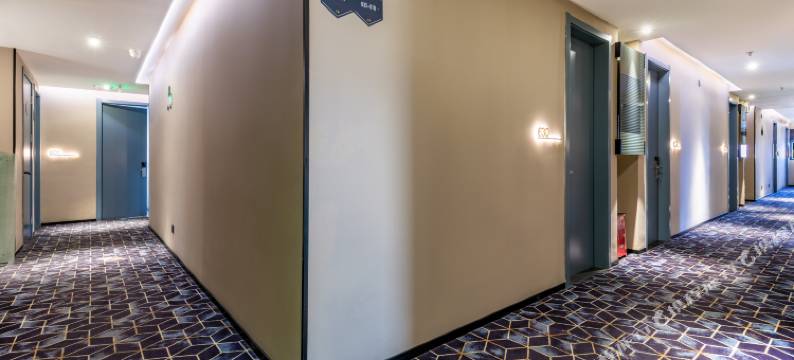 易佰酒店(上海周浦万达小上海步行街店)图片