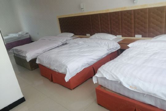 德令哈鑫怡宾馆