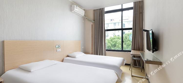 99优选酒店(上海殷高路财经大学地铁站店)图片