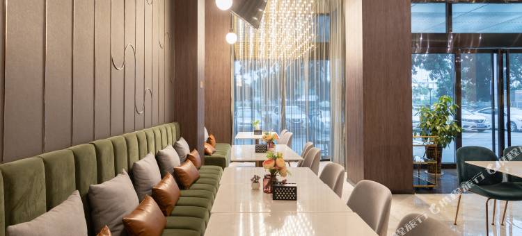 深圳宝安机场碧海湾桔子水晶酒店图片